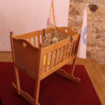 Új kis lakóját keresi a SZÉNA Egyesület vándorbölcsője