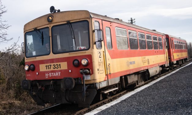 Három hétig vonatpótló buszok közlekednek a Székesfehérvár-Komárom vonalon