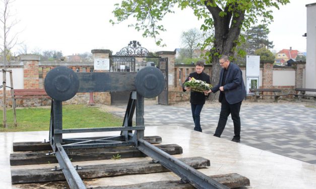 Néma főhajtás a holokauszt magyarországi áldozatainak emléknapján