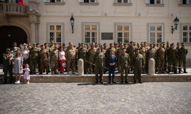 Székesfehérvár polgármestere fogadta a HQ MND-C állományát