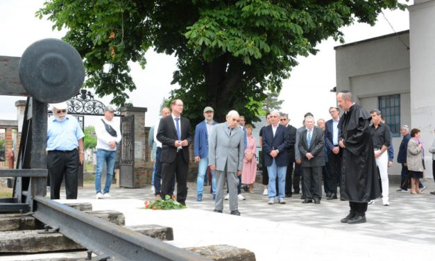 A Fejér megyei zsidóság deportálására emlékeztek Fehérváron