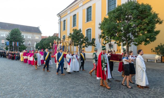 Fogadalmi szentmisével emlékeztek Szent István felajánlására