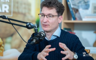 Óvatos optimizmus, stabilitás, fejlődés – a 2024-es költségvetésről beszélt Székesfehérvár polgármestere az ÖKK Podcastban