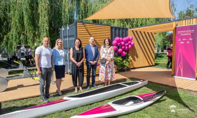 Háromszoros olimpiai bajnok nyitotta meg a csónakházat a Csónakázó-tónál