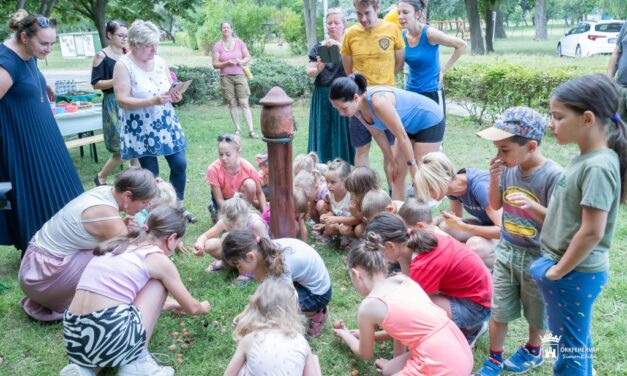 IllaBerek élményösvény – a Gárdonyi Művház előtti parkban