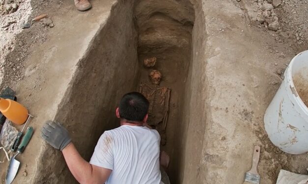 Különleges leletek kerültek elő a kora avar kori sírokból Csákberényben