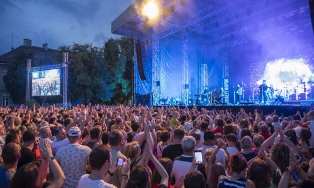 Félbeszakadt a Bagossy koncert és a szabadtéri színházi előadás is a vihar miatt