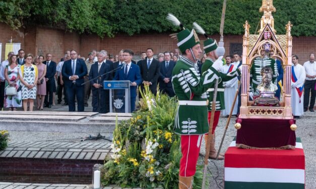 Regnum Marianum – Szent István országfelajánlását ünnepelte Székesfehérvár