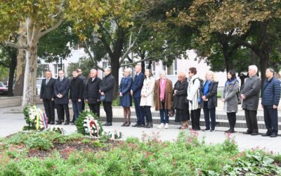 Nemzeti gyásznap: koszorúzással emlékeztek az aradi vértanúkra