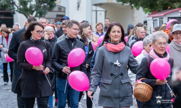 Mellrák elleni séta a Belvárosban – tizennyolcadik alkalommal hívták fel a figyelmet a megelőzésre