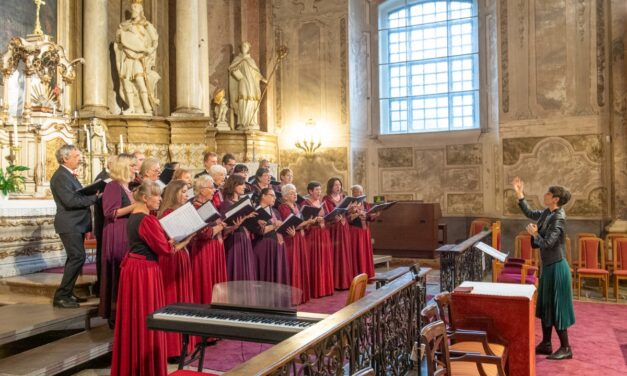 Ünnepi hangverseny – a Pécsi Kamarakórus is fellépett a Szent Imre templomban