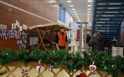 Véghajrában a készülődés – díszítik már a Vízivárosi Advent helyszínét