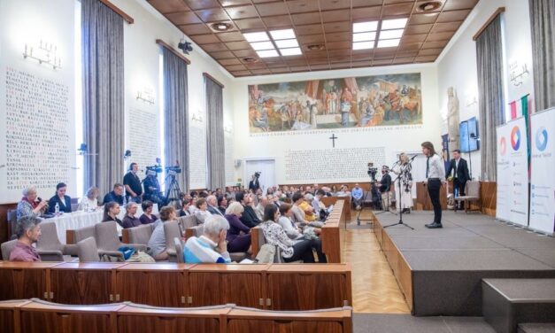 Február 6-ig várják a fiatalok jelentkezését a Fehérvári Versünnepre