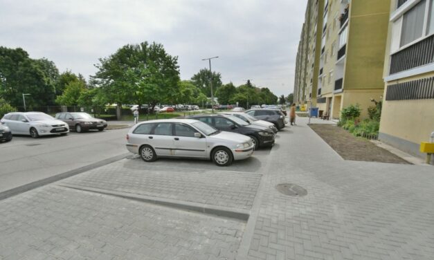 39 parkolóhellyel bővült Szedreskert