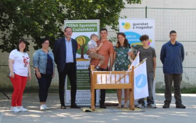 30 éves a SZÉNA – ünnep bölcsőátadásal és gyermekemeléssel