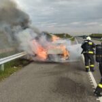 Kigyulladt egy autó délután az M7-es autópályán