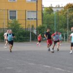 Ismét összecsapnak a Mancz utcai örökifjak – retro foci a Rákóczi suli pályáján pénteken