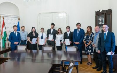 Kiemelkedően teljesítő diákokat díjazott a Székesfehérvár Jövőjéért Egyesület