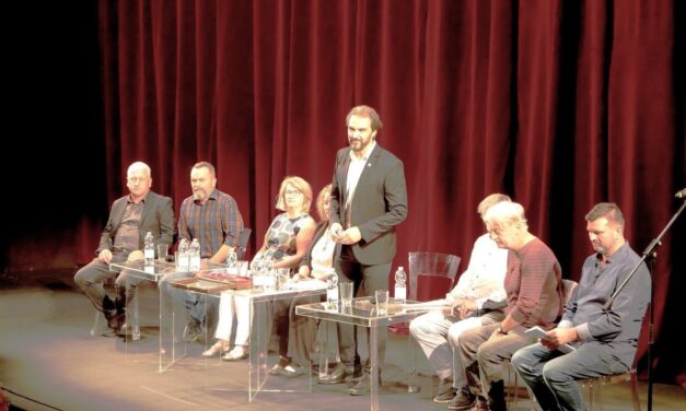Megkezdődött a Dolhai éra – évadot nyitott a Vörösmarty Színház