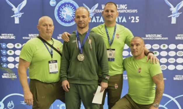 Ezüstöt nyert a veterán vb-n a fehérvári birkózó