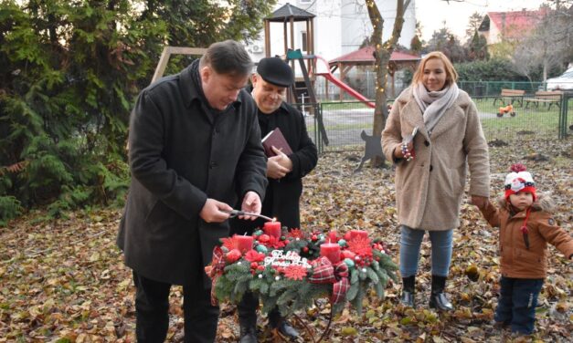 Gyertyagyújtással és Pali manóval indult az adventi eseménysorozat Öreghegyen
