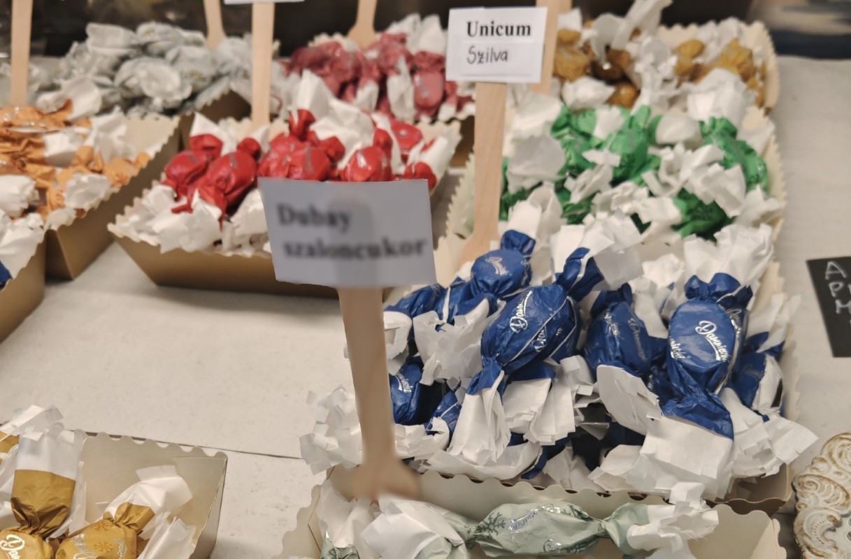 Damniczki_szaloncukor25