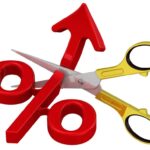 Több százezer magyar családnak segítség – újra meghosszabbították a kamatstopot