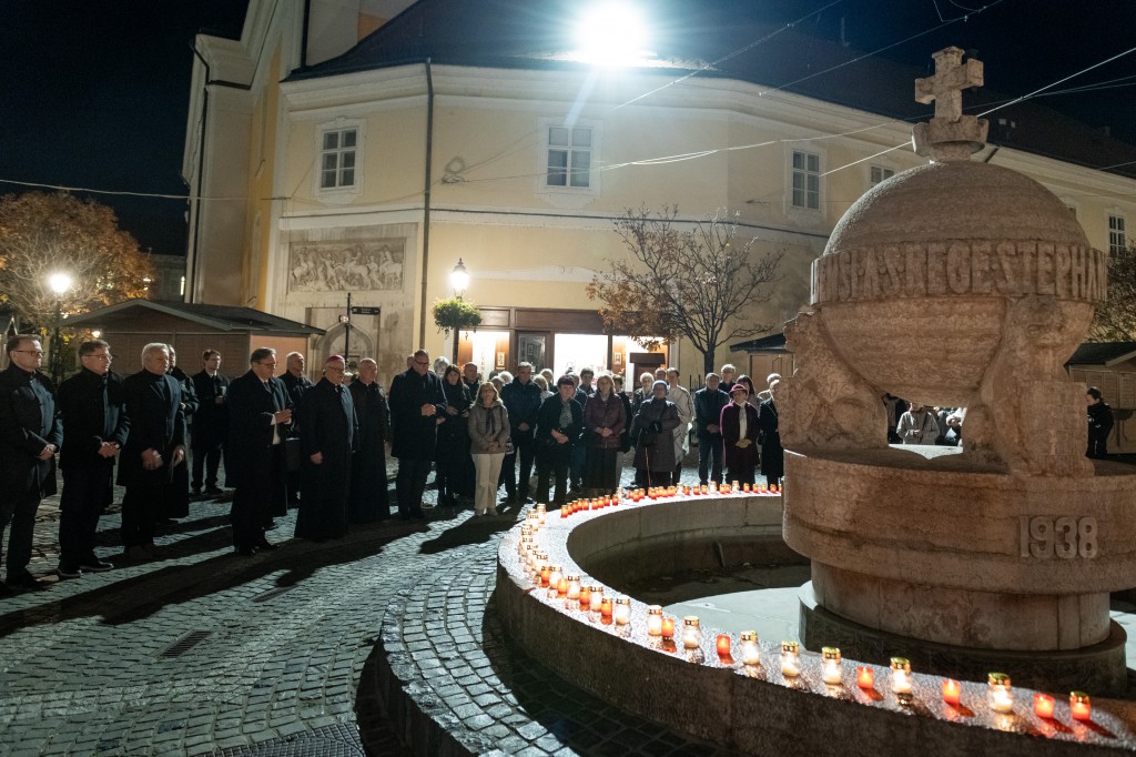 Nemzeti_gyasznap25_3