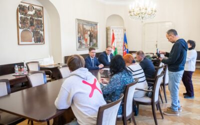 Emelkednek januártól a fehérvári családokat, időseket, tanulókat segítő önkormányzati támogatások