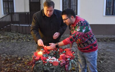 Az öröm gyertyája is ég már az öreghegyi adventi koszorún