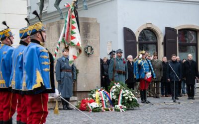 A limanowai csata hős huszárjaira emlékeztek Pátzay Pál lovasszobránál