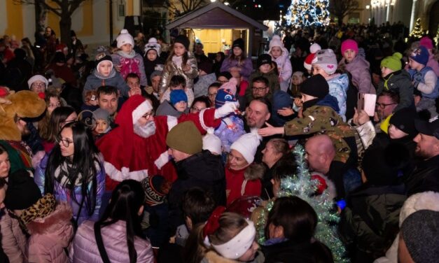 Télapó itt volt idén is a Belvárosban