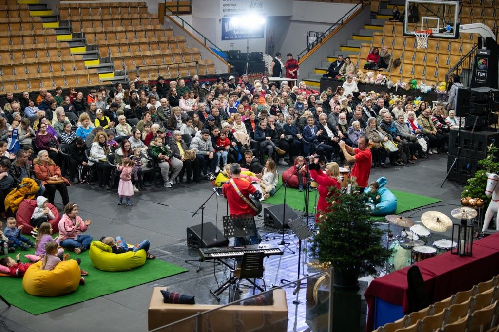 SzeretetKaracsony25_1