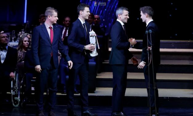 Márton Luanát, Kós Hubertet, a Fradi vízilabdázóit és a férfi kardcsapatot is díjazták