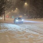 Éjjel is dolgoztak a munkagépek Fehérváron a hóval borított utak tisztításán