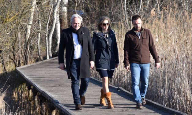 Államtitkári vizit a Sóstón a Kócsag-toronytól a Vadvédelmi Központiig