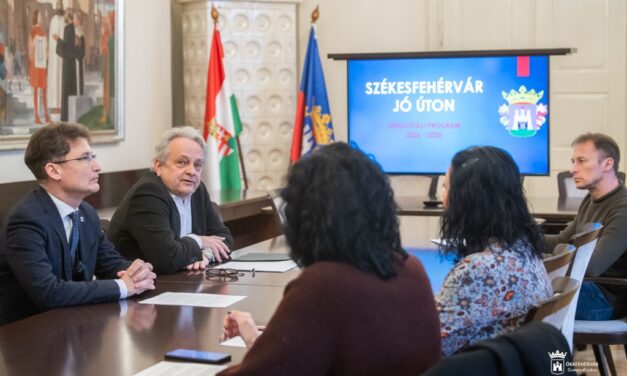 Dr. Cser-Palkovics András, Vargha Tamás: jöhetnek az útfejlesztések!