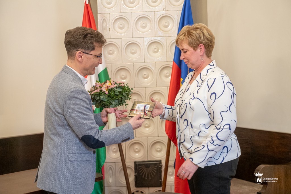 Eletmento_iskolatitkar1