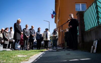 Botlatókövek a fehérvári holokausztáldozatok, dr. Heller Pál és felesége emlékére