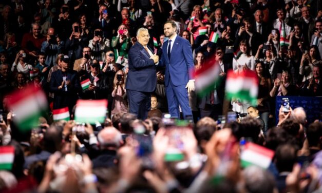 JD Vance: „Ne a brüsszeli eurobürokratákra, hanem „a szívükre, a lelkükre és a magyar nép szuverenitására hallgassanak”.