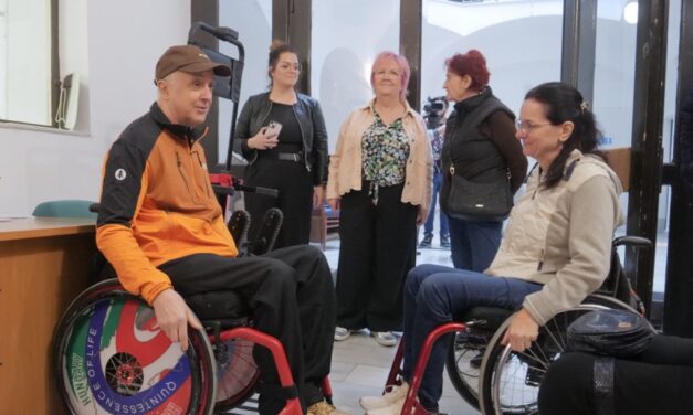 Új lépcsőjáró eszközt mutattak be a Városházán