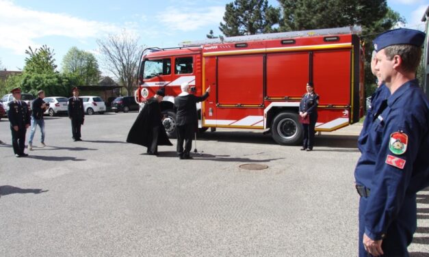 Új tűzoltóautó Fejérben