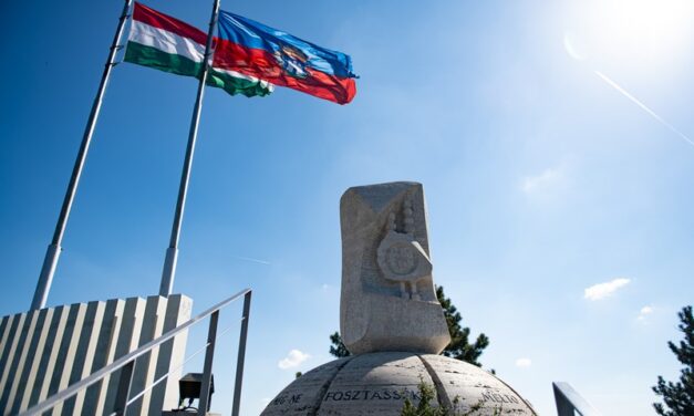 Az Aranybulla kibocsátásának 804. évfordulójára emlékeztek a Csúcsos-hegyen