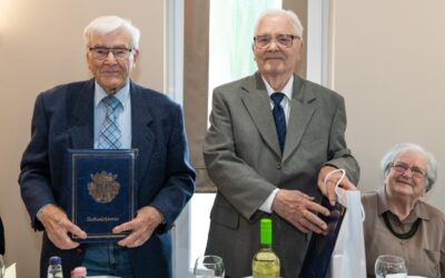 Kivételes ünnep! – egy 90 éves székesfehérvári ikerpárt köszöntött dr. Cser-Palkovics András polgármester