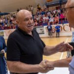 Kézilabda: „Baba” és a búcsúzó hölgyek köszöntése