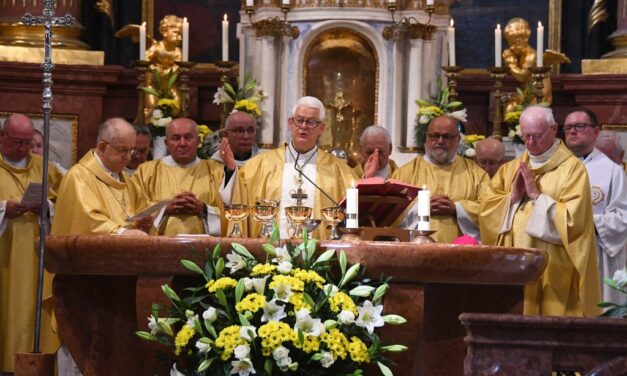 Hálaadó szentmisét celebrált Spányi Antal pappá szentelésének 50. évfordulója alkalmából