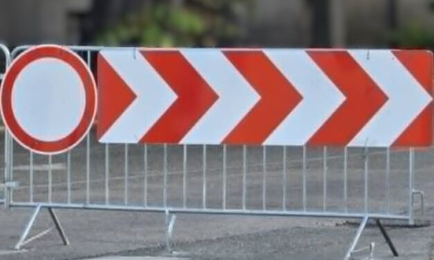 Befejezik a hibaelhárítási munkákat, hétfőn megnyitják a forgalom számára a Budai út Várkörúti csomópontjánál lezárt szakaszt