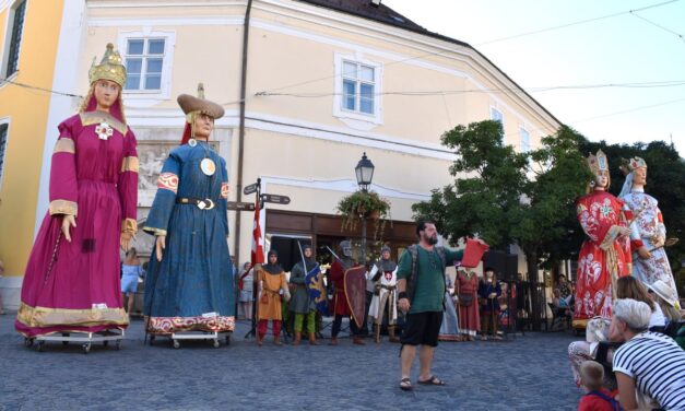 A hölgyeké az elsőbbség – Királyok (és királynék) a Belvárosban