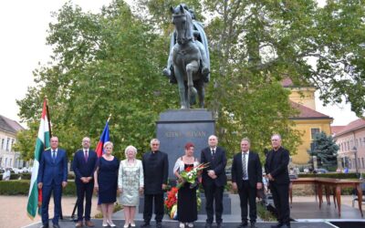 Méltó ünnepségsorozat Fehérváron – Kneifel Imre a legújabb díszpolgár