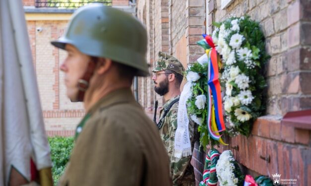 A csapatzászló adományozásának napján emlékeztek a Szent István Gyalogezredre